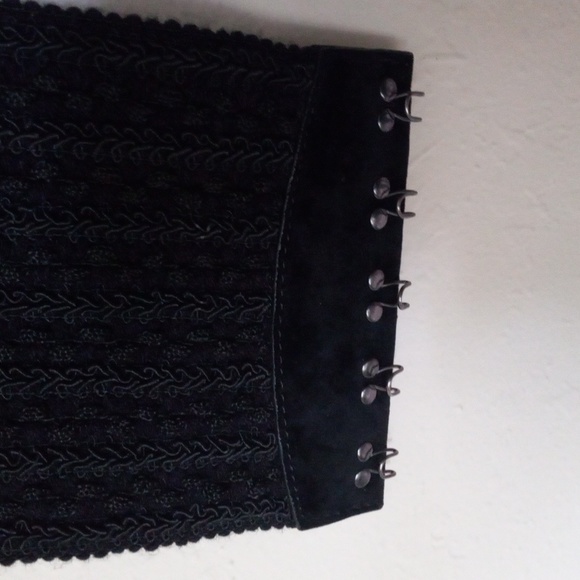 Aldo Wide Waist Stretch Belt Size Small Hook Clasp Closure Embroidered Black - Picture 3 of 6